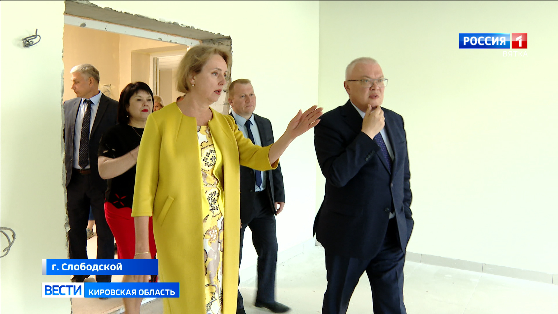 Александр Соколов оценил ход строительства нескольких социально значимых объектов в Слободском