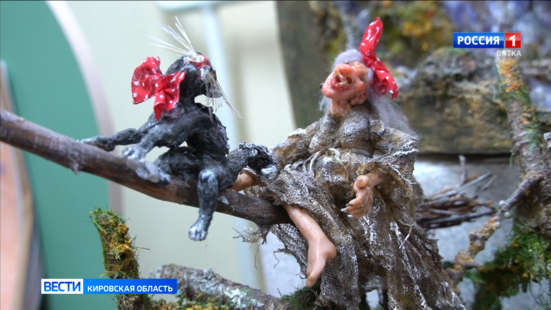 В Кирово-Чепецке открылась выставка работ мастерицы Надежды Десницкой