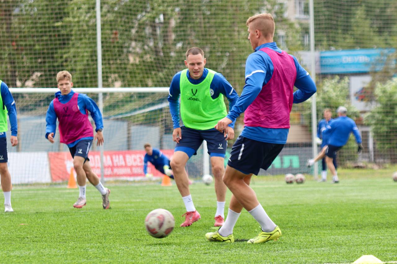 Кировское «Динамо» усилила пятерка новых игроков