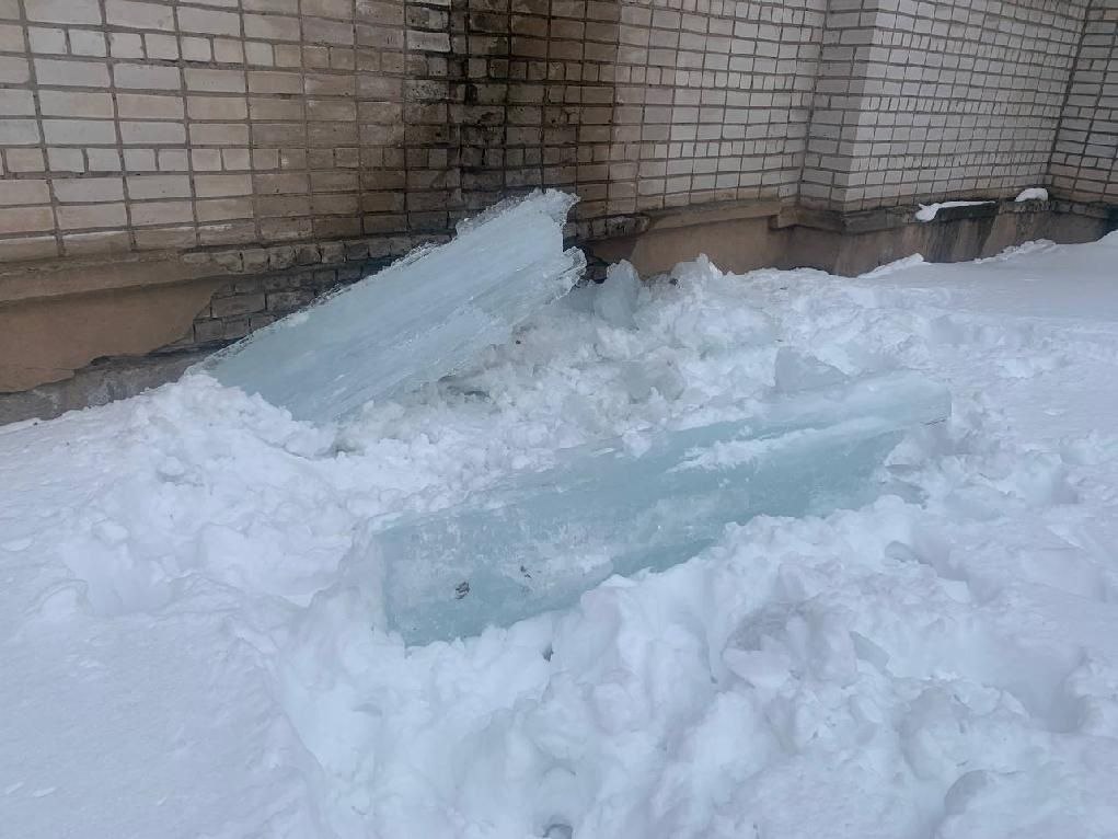 В Кирове вступил в законную силу приговор суда по делу о травмировании школьника из-за падения льда