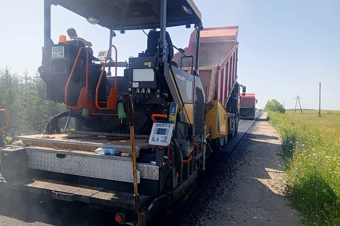 По «Дорожному миллиарду» в Малмыжском районе ремонтируют дорогу