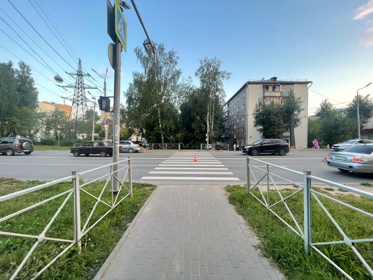 В Кирове на пешеходном переходе водитель иномарки сбила женщину