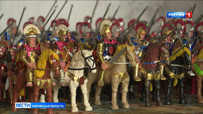 Уроки по военной истории можно проводить в доме котельничанина Андрея Яненко - мастера пластилиновых солдатиков