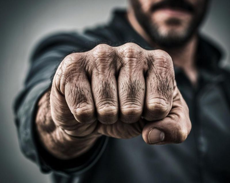 В Малмыже арестовали мужчину, истязавшего 7-летнюю дочь и 11-летнего сына сожительницы