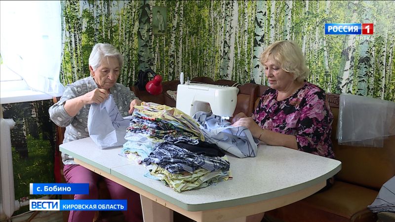 В Бобино волонтеры шьют белье для участников СВО