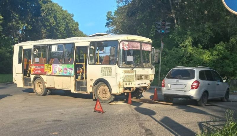 Во вторник две аварии произошли на улице Заводской Кирово-Чепецка