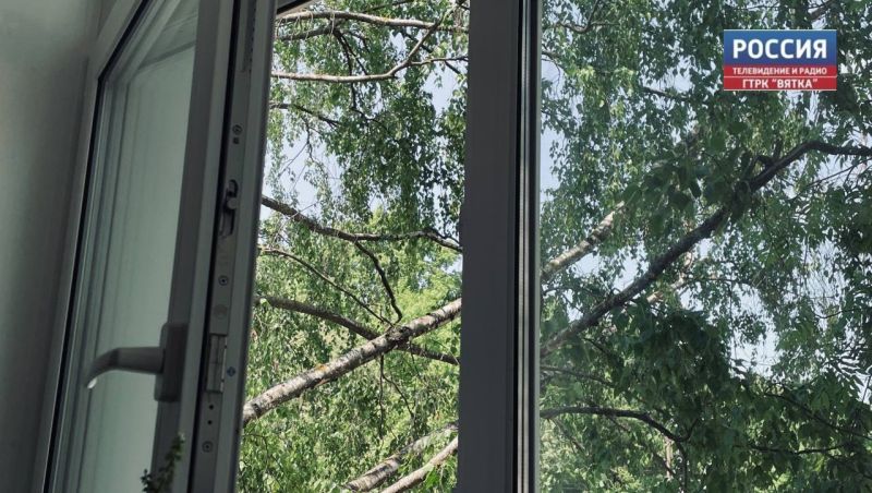 В Кирове проводят проверку по факту падения из окна годовалого мальчика