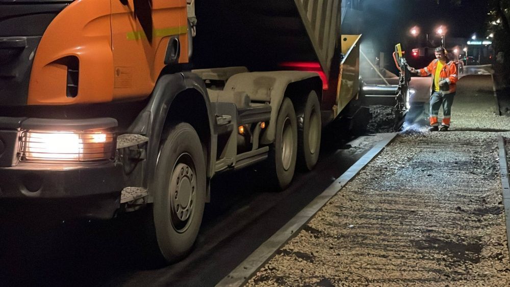 В Ганино асфальтируют улицу Центральную