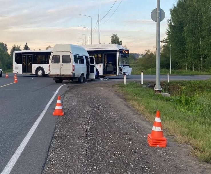 В Кирове 7 человек получили травмы в результате ДТП с автобусом