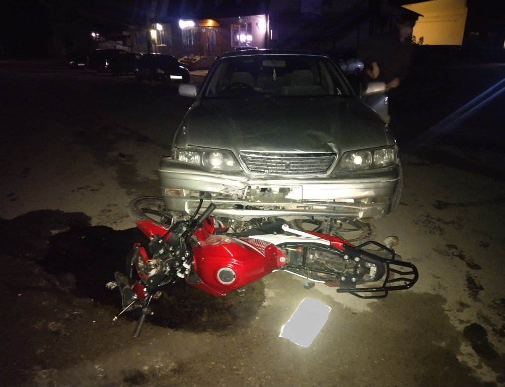 2 подростка чуть не разбились на мопеде в Кильмези