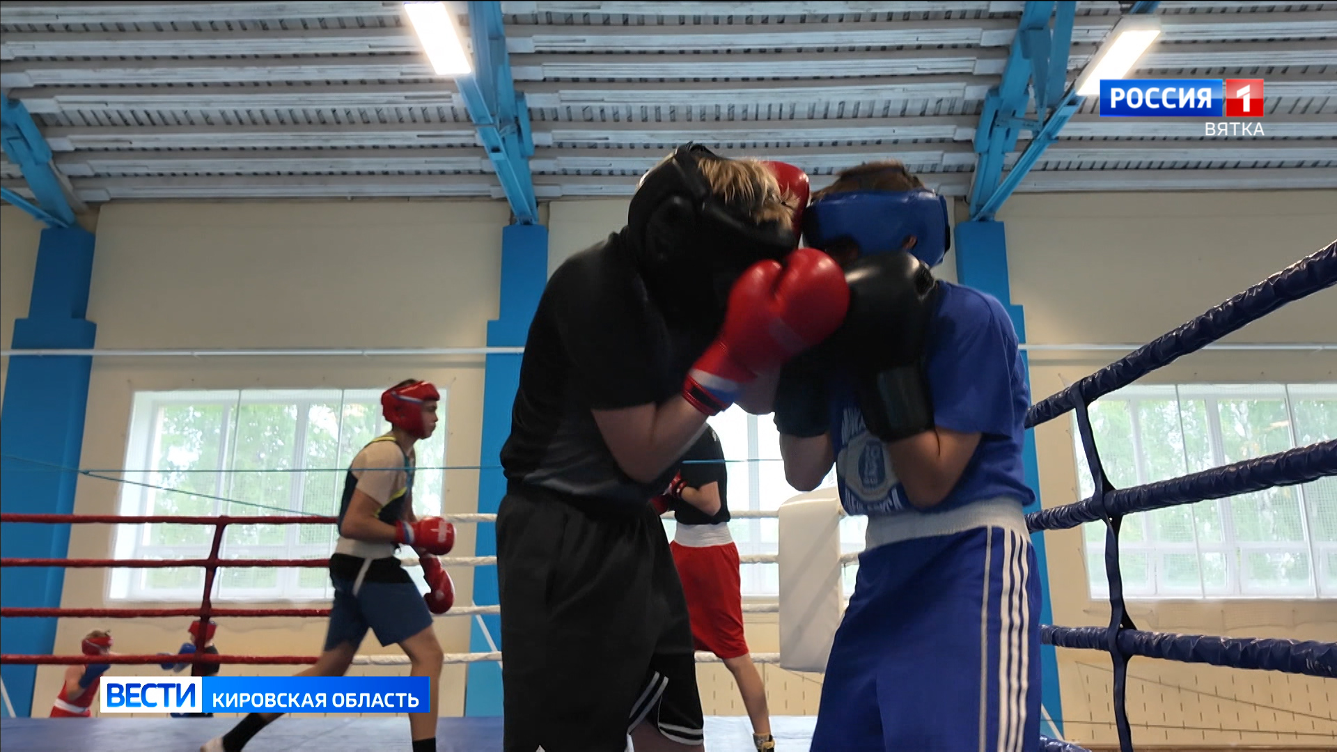 В Кирове проходят межрегиональные учебно-тренировочные сборы боксеров из 5 регионов России