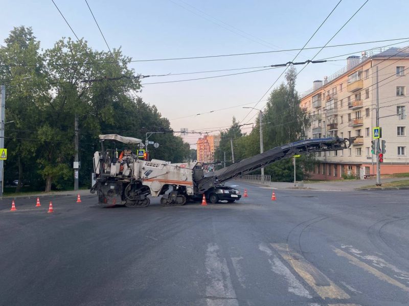 В Кирове разыскивают водителя, который столкнулся с дорожной фрезой