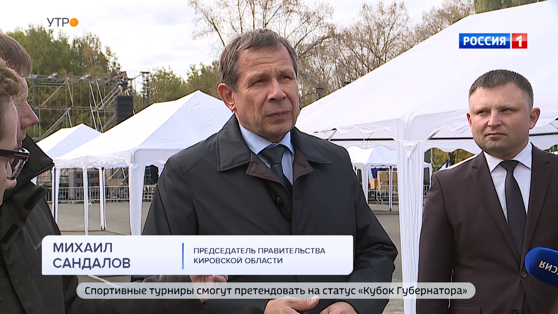 Интернеттегі порнофильмдегі шоқшалары бар әйел