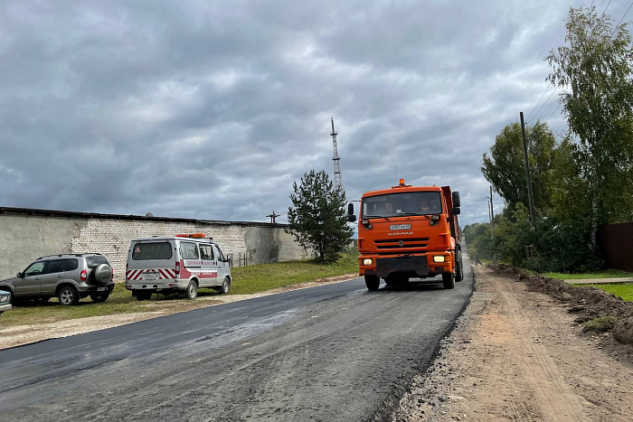 В Юрье идет ремонт улицы Сусловской