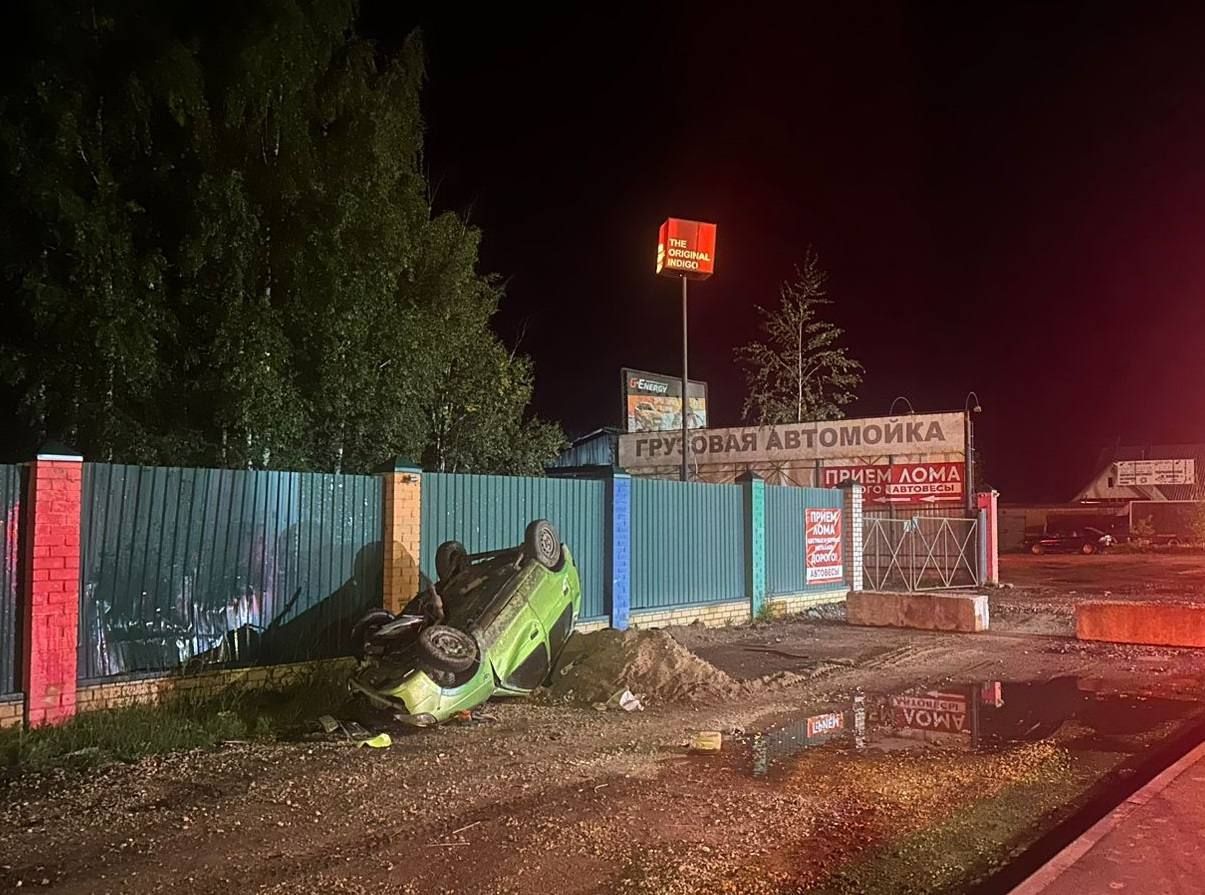 В Нововятске в аварию попали 18-летние парень и девушка