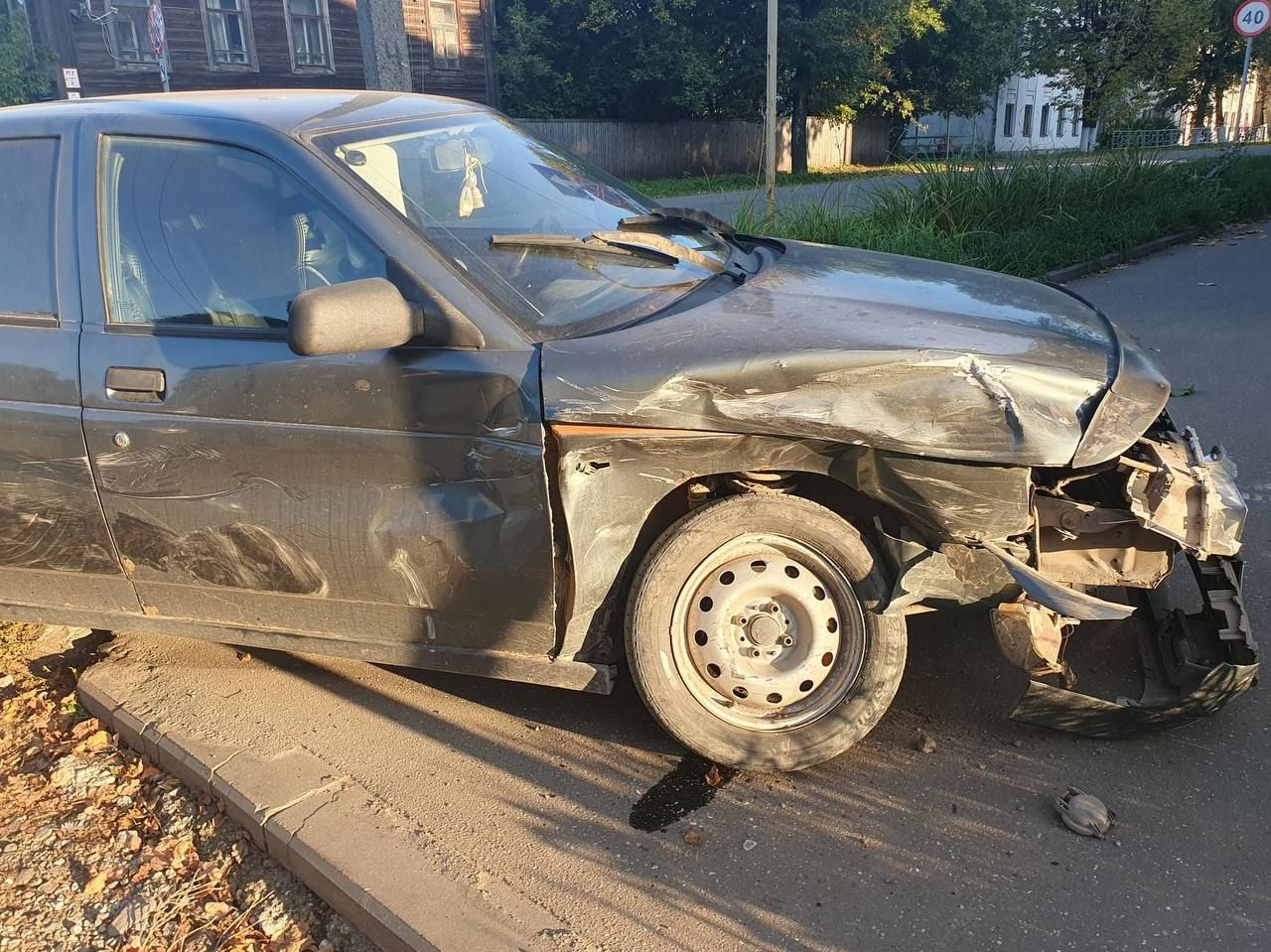 Два водителя пострадали в аварии в Слободском