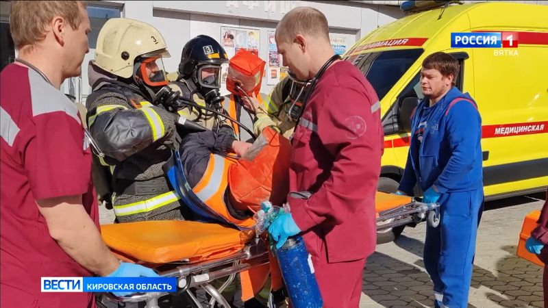 В Кирове прошли пожарно-тактические учения в здании Дворца культуры железнодорожников