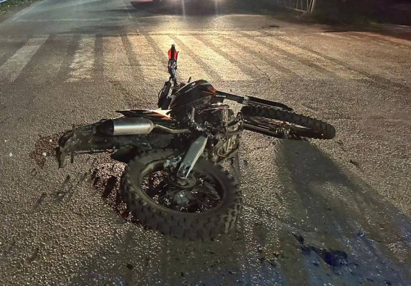 13-летний мотоциклист и его пассажир пострадали в ДТП в Омутнинске