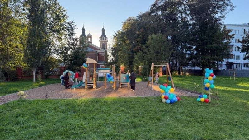 В Музыкальном сквере Кирова открыли площадку для детей