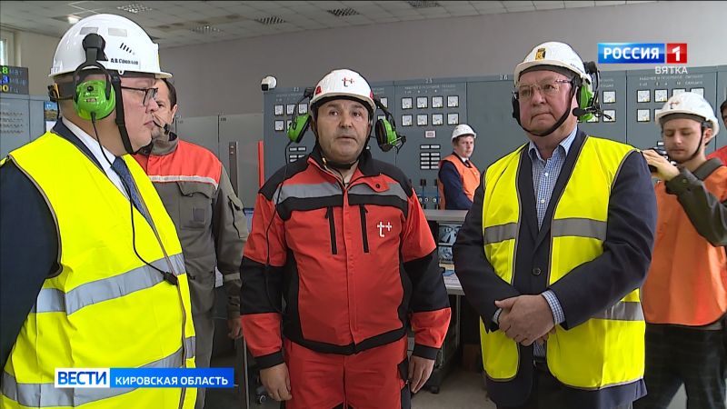 Сергей Степашин осмотрел новостройку для расселения в Кирове и посетил ТЭЦ
