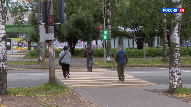 В Кирове на аварийных участках дорог появляются новые пешеходные переходы