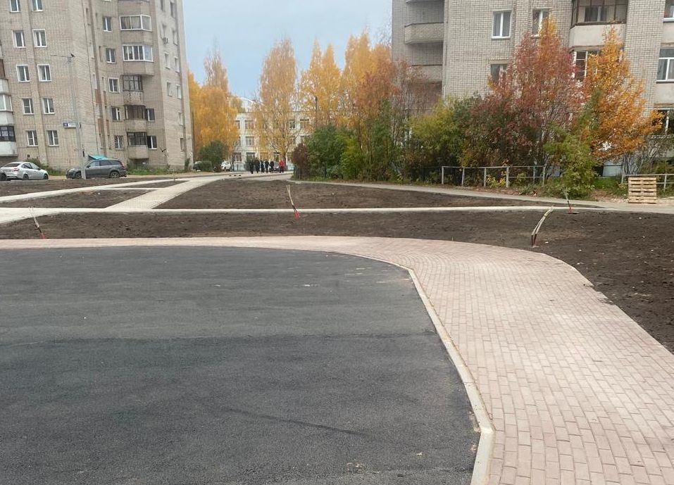 В Кирове к ноябрю обещают обустроить новый сквер на улице Риммы Юровской