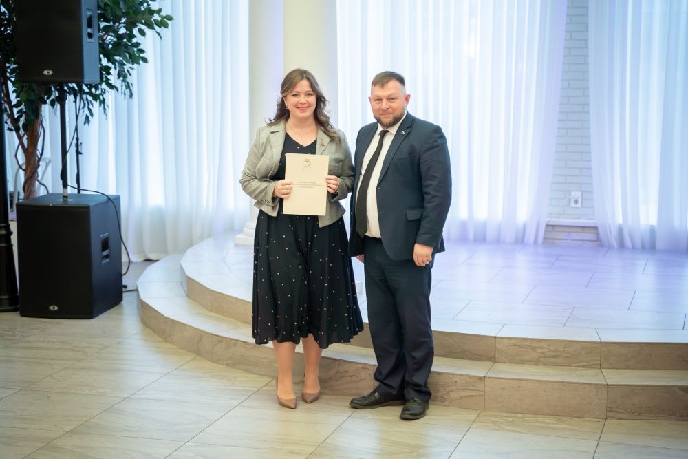 Педагогам города Кирова вручены заслуженные награды