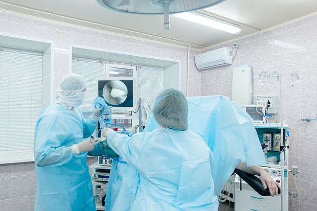 Около 300 операций на суставах проводят в кировском Центре травматологии