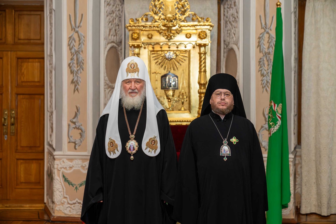 Патриарх Кирилл удостоил епископа Паисия ордена преподобного Сергия Радонежского