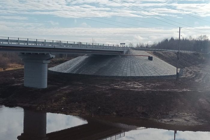 В регионе на месяц раньше отремонтировали 50-летний мост через реку Нырмыч