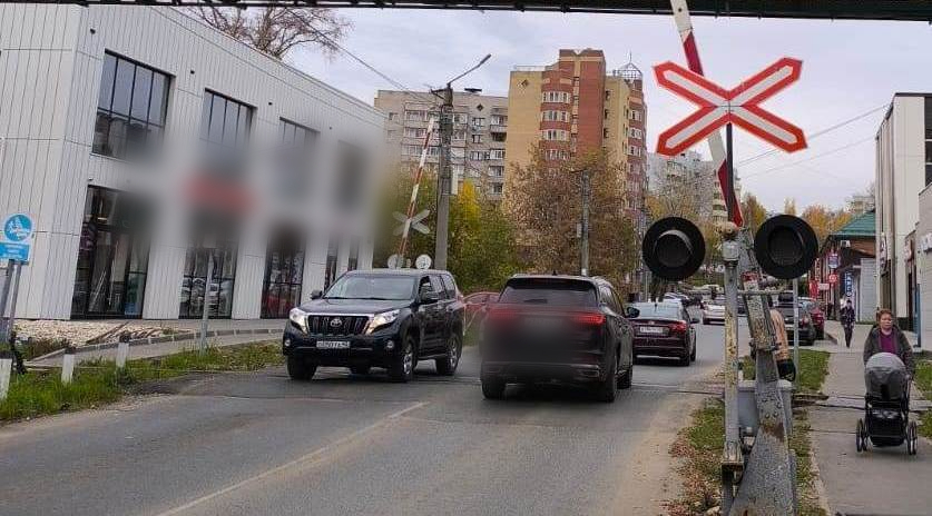 В Кирове ограничат движение через переезд на улице Владимирской