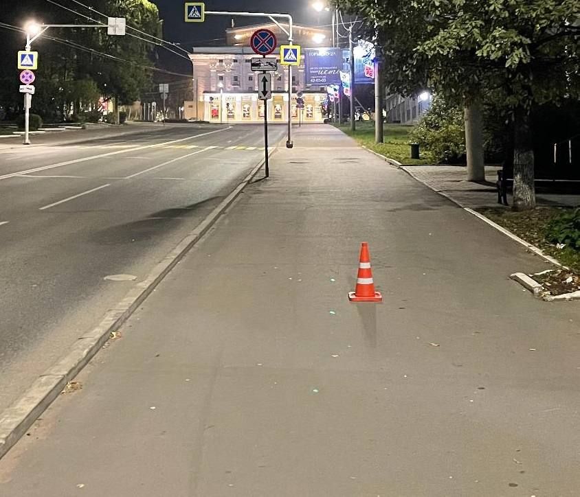 В Кирове неизвестный водитель электросамоката сбил пенсионерку