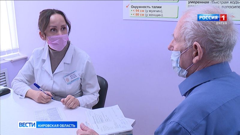 В Роспотребнадзоре рассказали, какие прививки стоит сделать пожилым людям