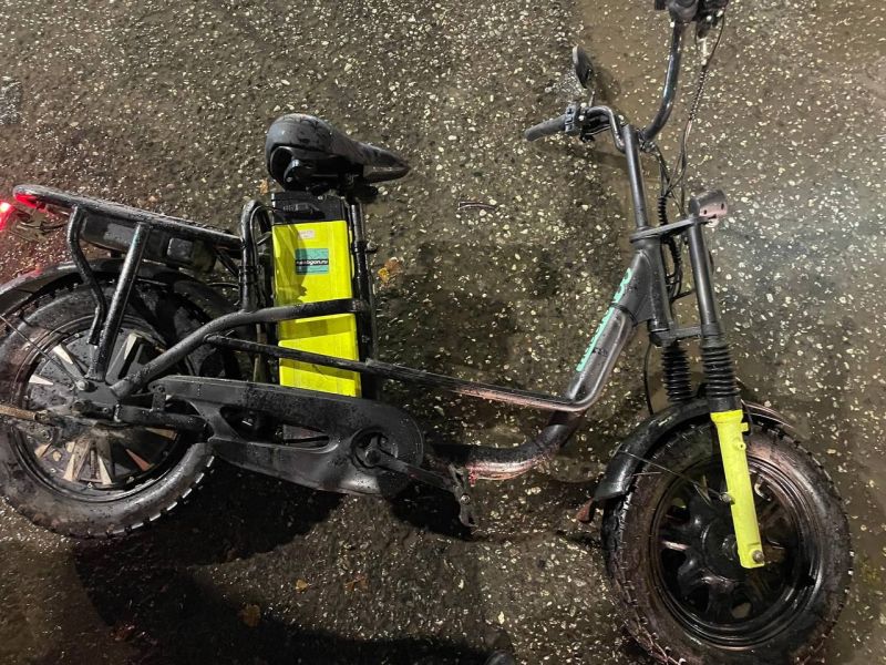 В Кирове столкнулись ВАЗ и электровелосипед