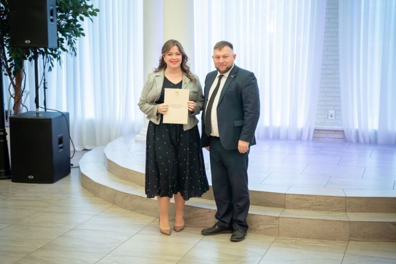 Педагогам города Кирова вручены заслуженные награды