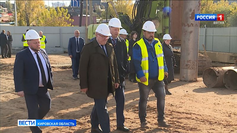 Александр Соколов проверил ход строительства тоннеля под Транссибом в Нововятском районе