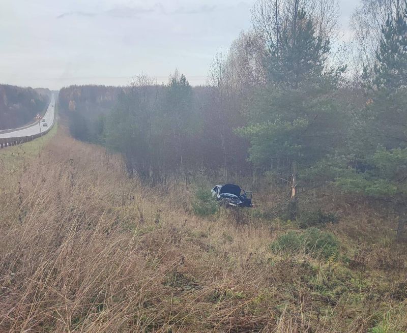 В Зуевском районе опрокинулся автомобиль: есть погибшая