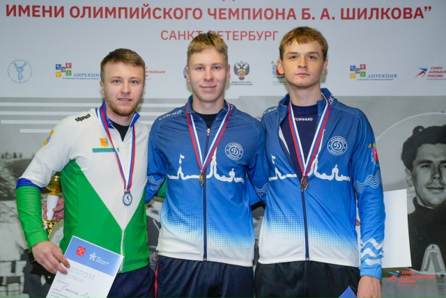 Кировский конькобежец завоевал «серебро» Кубка России по конькобежному спорту
