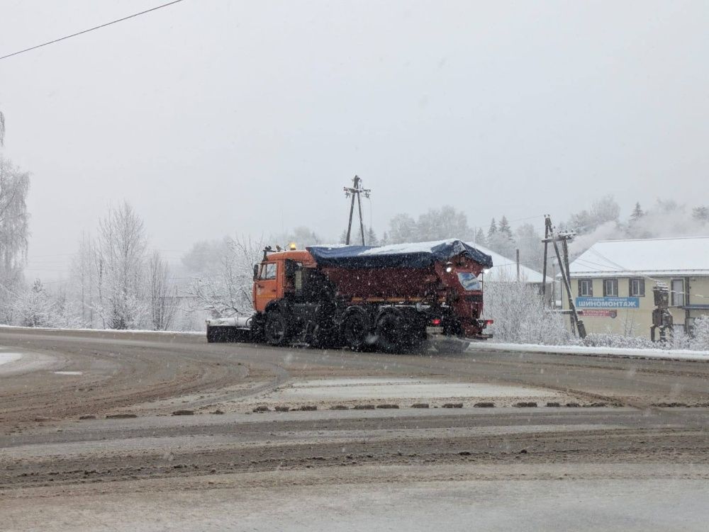 В субботу дорожные службы в Кирове работают в усиленном режиме