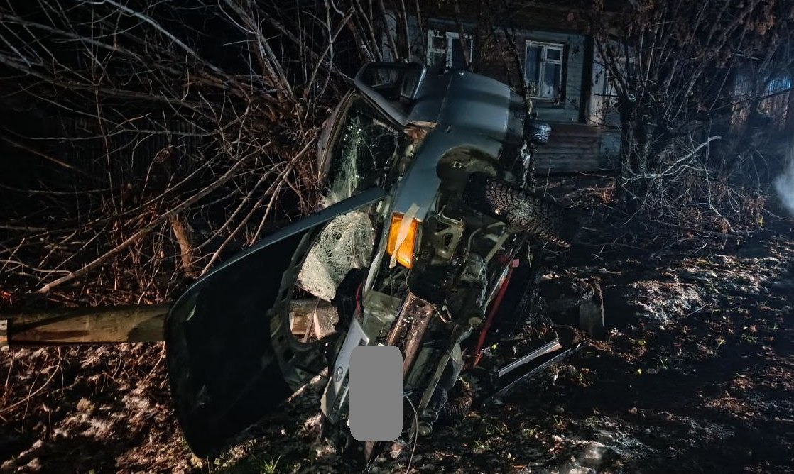 В Кировской области 16-летний водитель автомобиля попал в ДТП: пострадали четыре человека