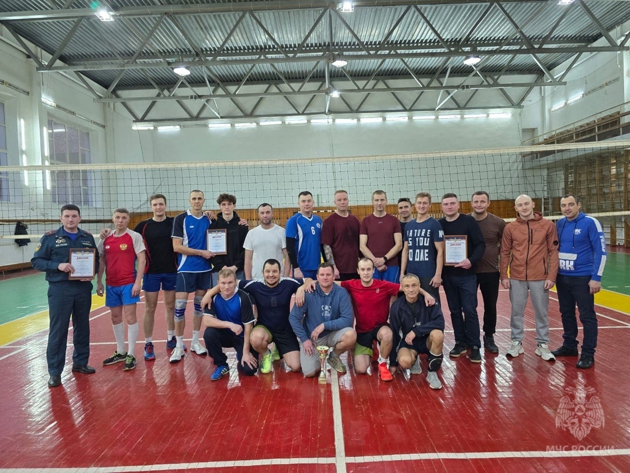 Названы лучшие волейболисты среди сотрудников МЧС по Кировской области