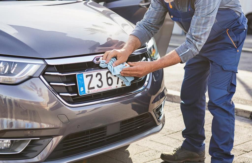 Кировским водителям напомнили о необходимости следить за чистотой номерных знаков