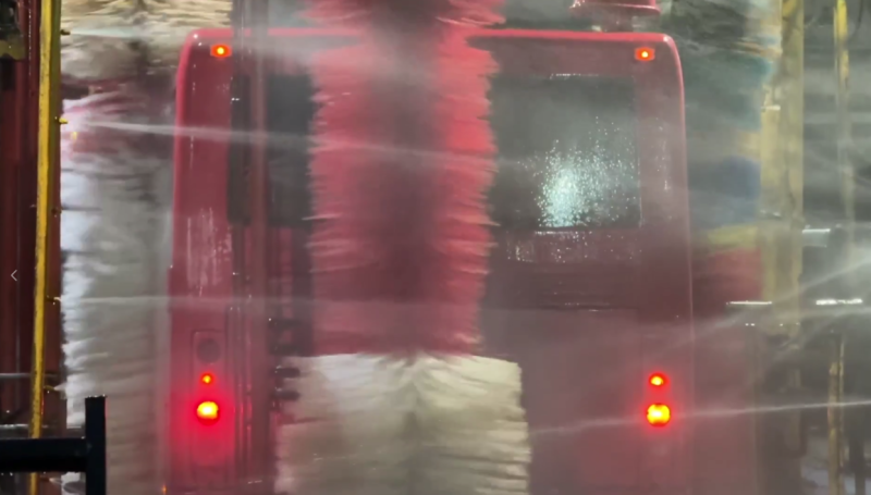 В Кирове грязный транспорт на линию не выпускается