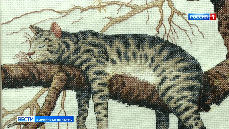 В ОДНТ открылась выставка декоративно-прикладного творчества «Вышитая картина»