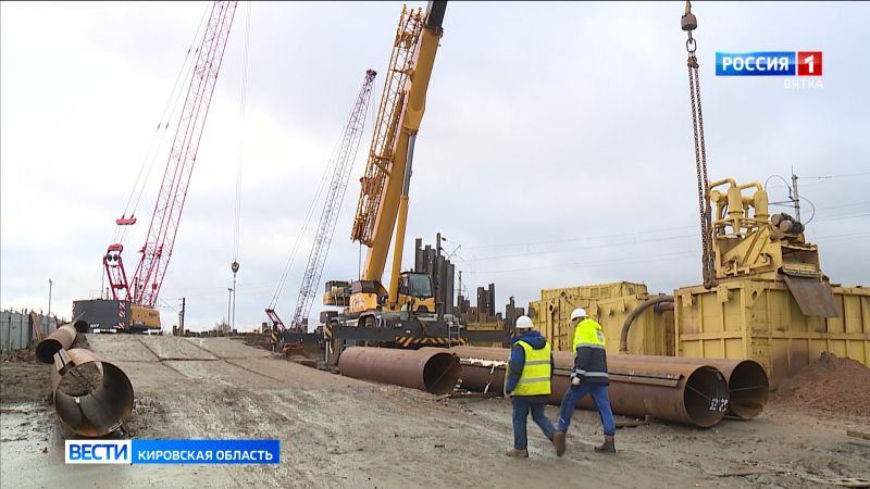 В Нововятском районе подрядчик приступил к созданию каркаса будущего тоннеля под Транссибом