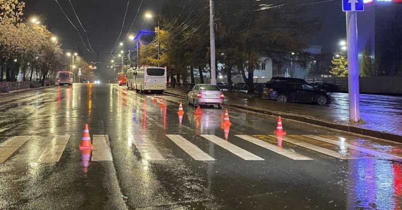 На дорогах Кировской области в среду пострадали две женщины-пешехода