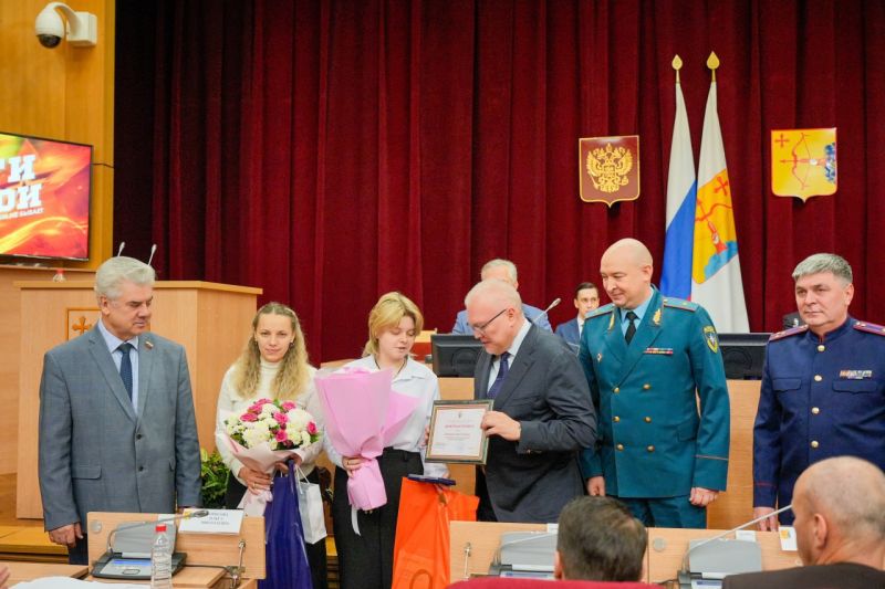 Юные кировчане награждены памятными медалями Совета Федерации «За проявленное мужество»