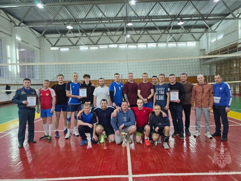 Названы лучшие волейболисты среди сотрудников МЧС по Кировской области