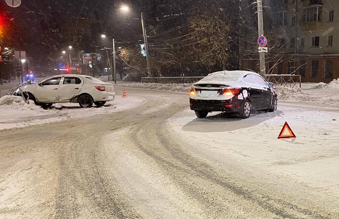 В Кирове 3 человека получили травмы в аварии на Владимирской