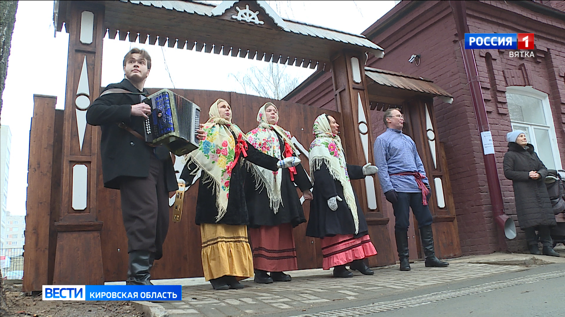 В музее Александра Грина в Кирове установили «морские» резные ворота